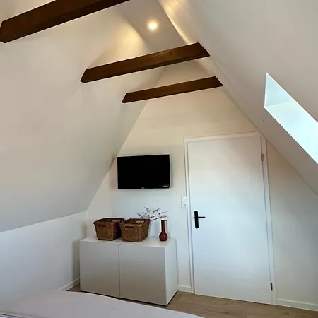 Apartment Tide I
